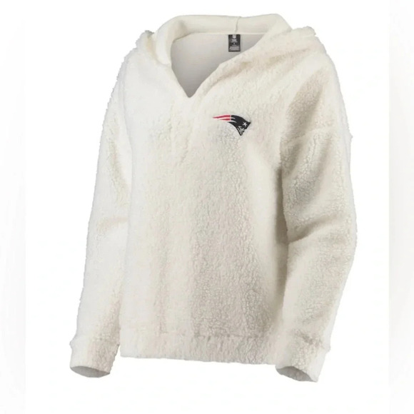 NFL New England Patriots Fluffy Hoodie Size Medium EUC Cream - Picture 1 of 5